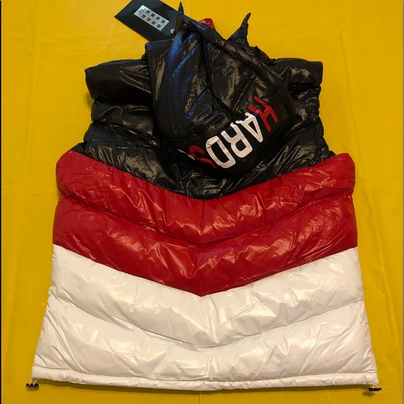 Vest - Picture 2 of 4